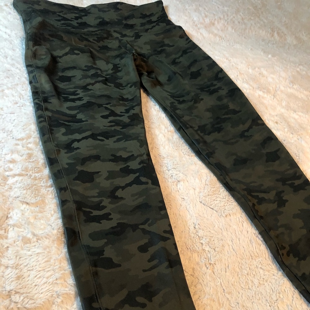 Spanx Leggings Green Camo